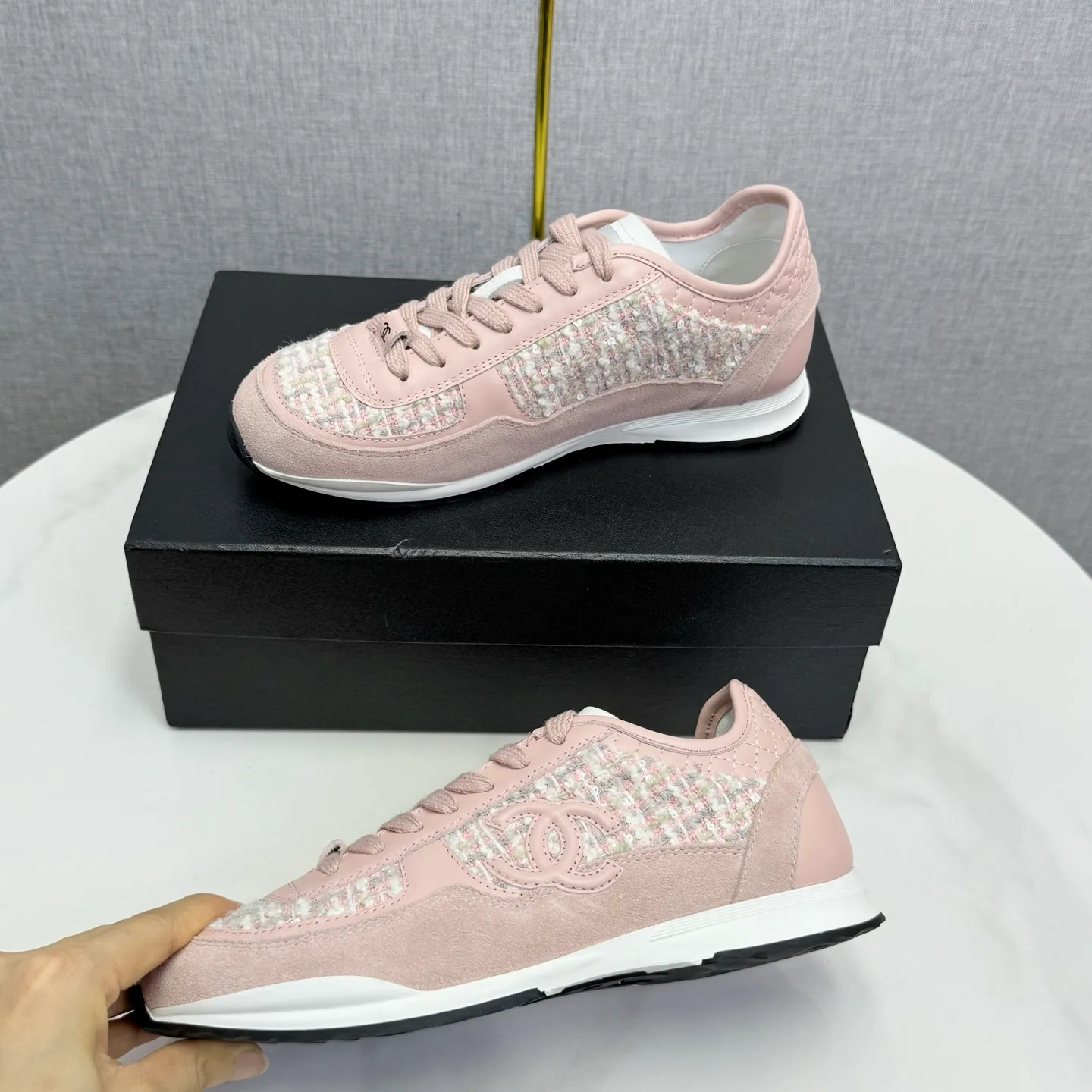 👟👟Ex-factory price 560👟👟Chanel Panda Shoes! 2025 counter's top casual sports shoes. This classic design; the upper is electro-embroidered with a variety of techniques; the outsole is fashionable and sporty; the unusual inclusion of a variety of color matching elements... The diversified mix and match is very good-looking and versatile, and can be used for leisure, fashion, sports, and outdoor... ꫛꫀꪝ Go➫ Materials: ❶Upper made of: original imported first-layer silk cowhide + original waterproof cloth + original first-layer cowhide ❷Inner lining: Original Yangli+wang ❸ Outsole based on: Original TPU combination outsole Counter boutique packaging complete set for women 35–41
